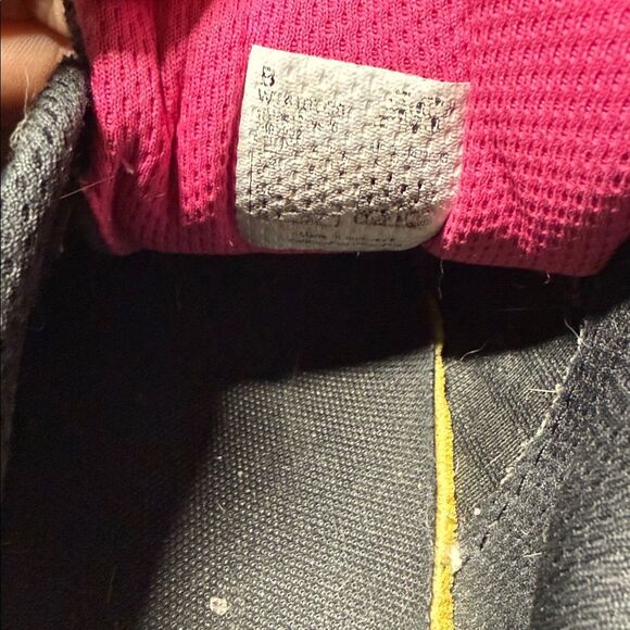 New Balance Black Sneakers with Pink Highlights - Picture 7 of 7